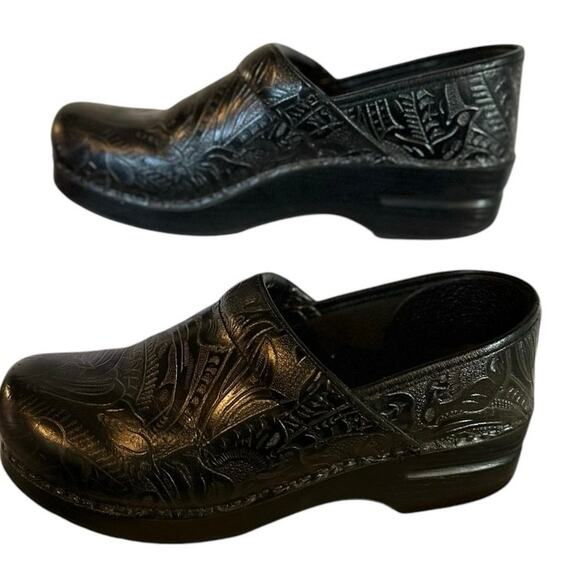 Dansko Professional Tooled Leather Clogs Womens size 39 US 8.5-9 - Picture 3 of 10